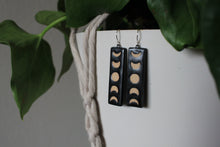 Load image into Gallery viewer, Moon Phase Earring