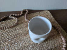 Load image into Gallery viewer, Thumbler Cup - White
