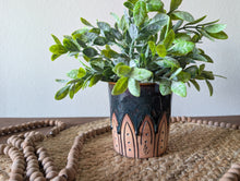 Load image into Gallery viewer, Planter - Drippy Carved
