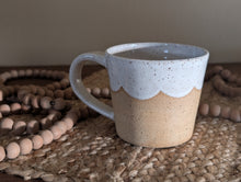 Load image into Gallery viewer, Mug - White Scallops