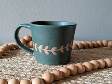 Load image into Gallery viewer, Mug - Green Vine