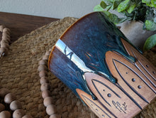 Load image into Gallery viewer, Planter - Drippy Carved